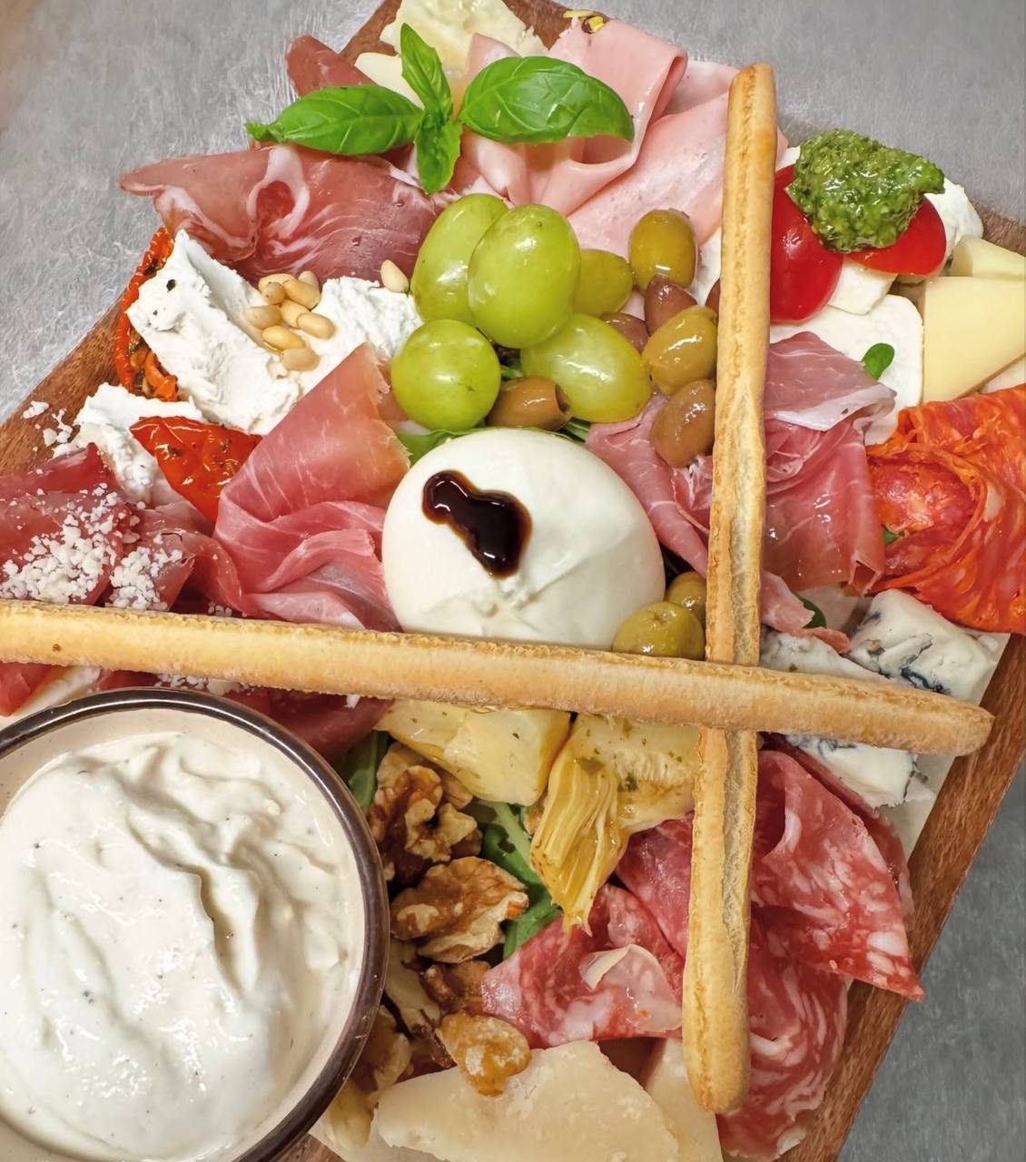 Verse steenovenpizza en pasta La Piazza Verde